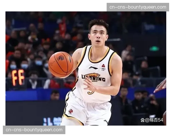 赛后更衣室,赵继伟为疲惫的队友鼓劲 赛后更衣室,赵继伟为疲惫的队友鼓劲