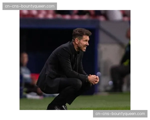 高位逼抢与区域联防结合：西蒙尼战术体系如何限制巴萨边路进攻